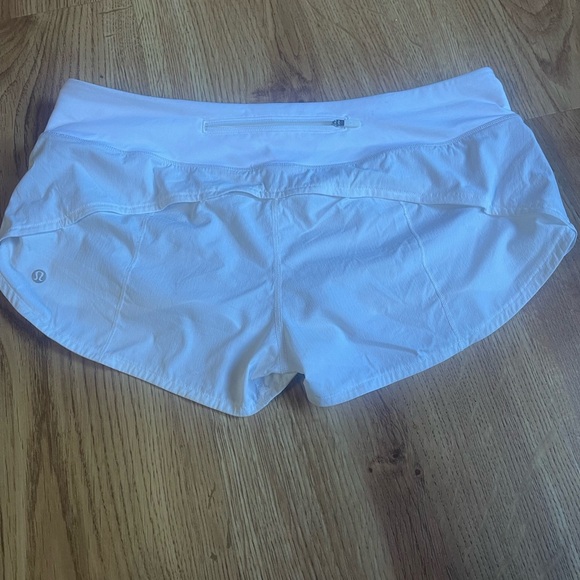 Lululemon Speed Up Low-Rise Lined Short - Picture 3 of 6